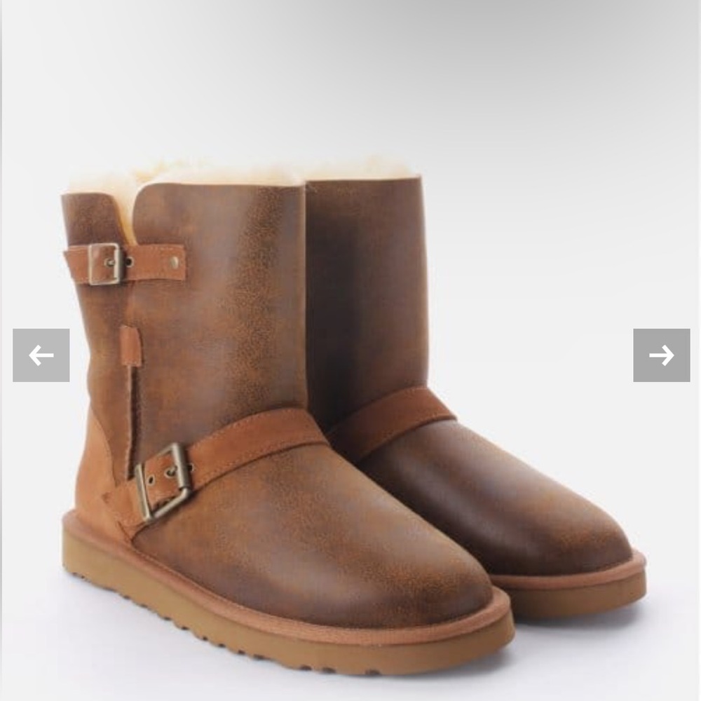 UGG Short Dylyn Boot - Picture 1 of 11